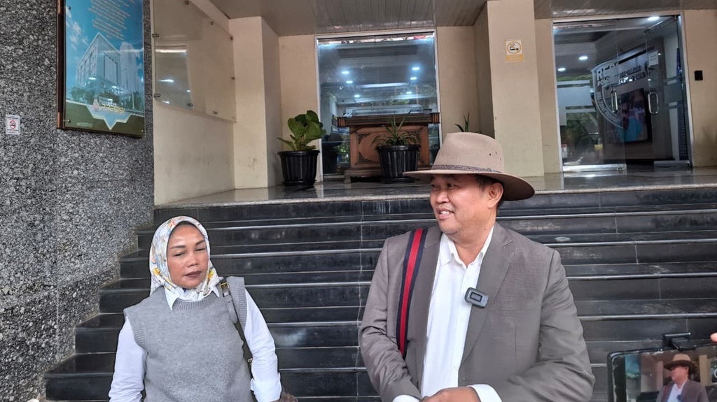 Boyamin Ungkap Kacab BRI Berikan Kartu Nama ke Tersangka C Boyamin Ungkap Kacab BRI Berikan Kartu Nama ke Tersangka C