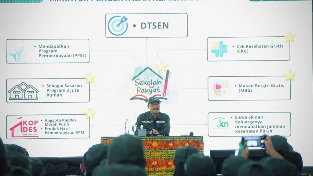 Mensos Buka Pelatihan Wali Asuh & Wali Asrama SR ke-II di Kalsel Mensos Buka Pelatihan Wali Asuh & Wali Asrama SR ke-II di Kalsel