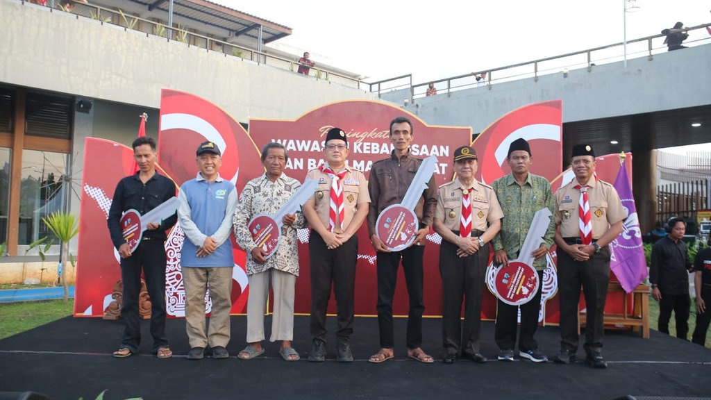 Pramuka Jatim Bareng Warga Pugar 143 RTLH & Bersihkan 80 Pantai Pramuka Jatim Bareng Warga Pugar 143 RTLH & Bersihkan 80 Pantai