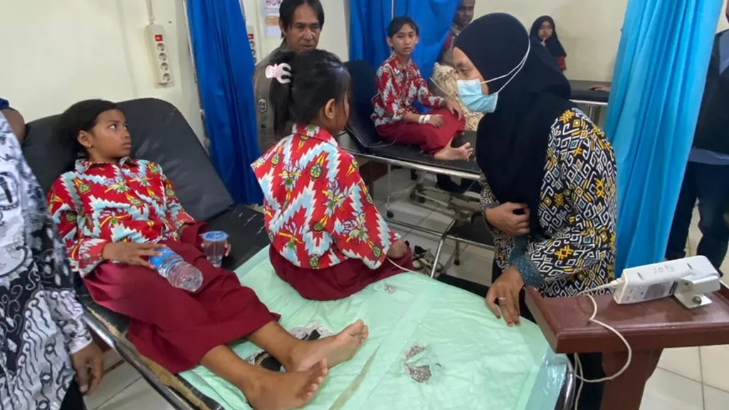 7 Siswa di Kayong Utara Kalbar Diduga Keracunan usai Santap MBG 7 Siswa di Kayong Utara Kalbar Diduga Keracunan usai Santap MBG