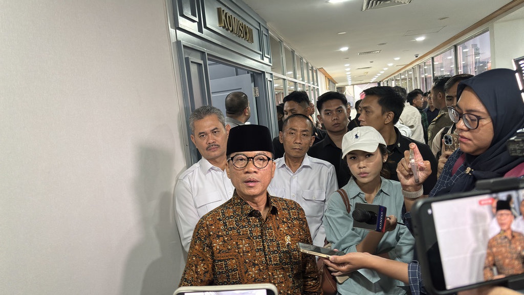 Mendes Yandri Cerita ke DPR soal Ada 2 Desa di Bogor Dilelang Mendes Yandri Cerita ke DPR soal Ada 2 Desa di Bogor Dilelang