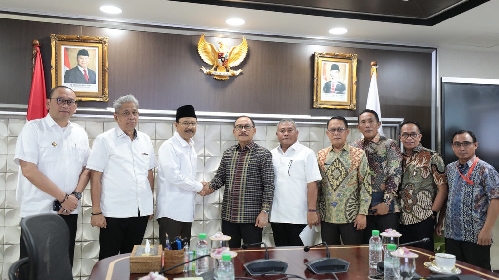 Gus Ipul: Anak Belajar di Sekolah Rakyat, Orang Tua Diberdayakan Gus Ipul: Anak Belajar di Sekolah Rakyat, Orang Tua Diberdayakan