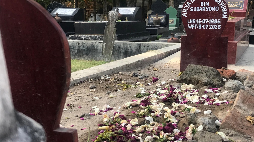 DPR Desak Kemlu Buat Tim Investigasi Independen Kasus Arya Daru DPR Desak Kemlu Buat Tim Investigasi Independen Kasus Arya Daru