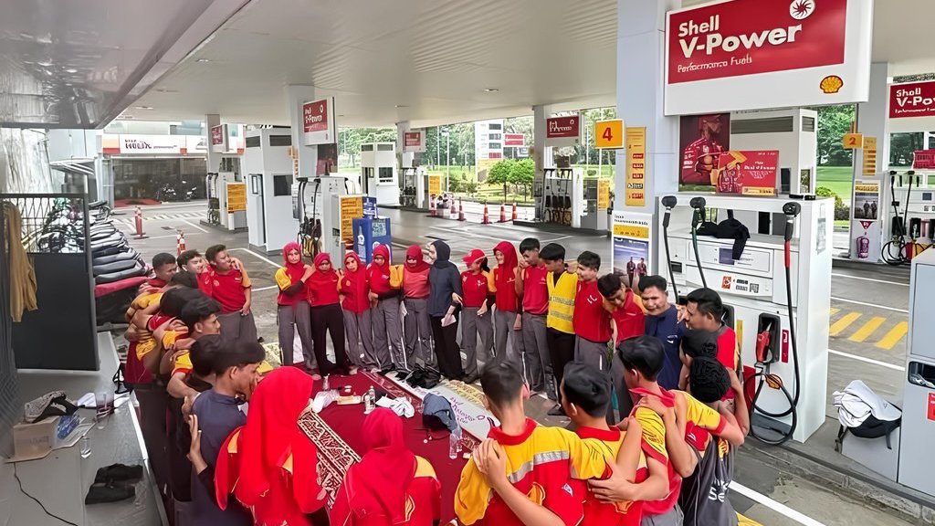 Shell Bantah Isu PHK di SPBU Gading Serpong Shell Bantah Isu PHK di SPBU Gading Serpong