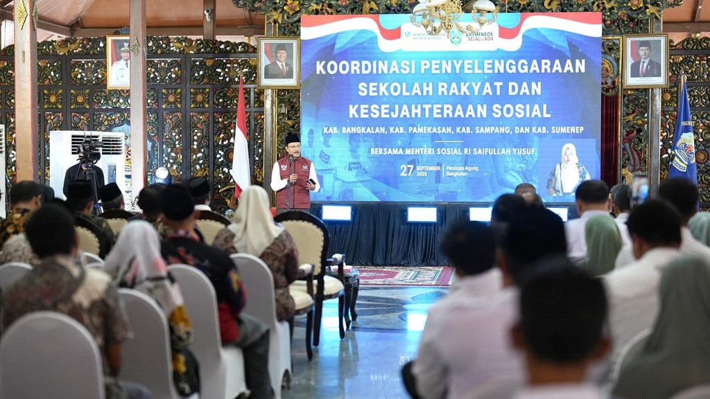 Di Madura, Mensos Tegaskan Pentingnya DTSEN & Sekolah Rakyat Di Madura, Mensos Tegaskan Pentingnya DTSEN & Sekolah Rakyat