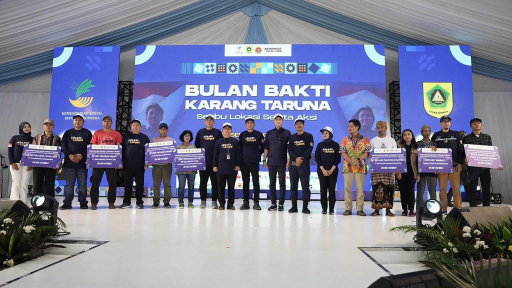 Gus Ipul & Budisatrio Resmikan Kick Off Bakti Karang Taruna Gus Ipul & Budisatrio Resmikan Kick Off Bakti Karang Taruna