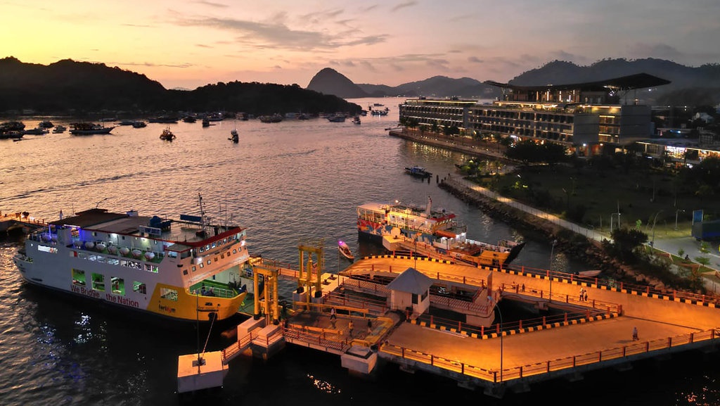 Waterfront Tourism: Mimpi yang Dipacak di Depan Air Waterfront Tourism: Mimpi yang Dipacak di Depan Air