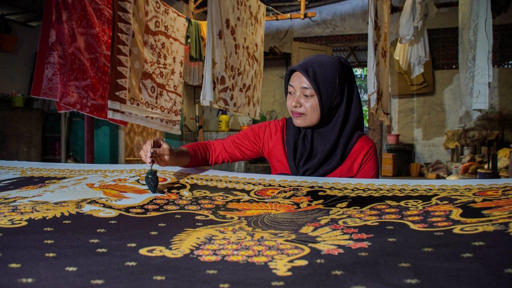 Twibbon Hari Batik Nasional 2026 Gratis dan Menarik Twibbon Hari Batik Nasional 2026 Gratis dan Menarik
