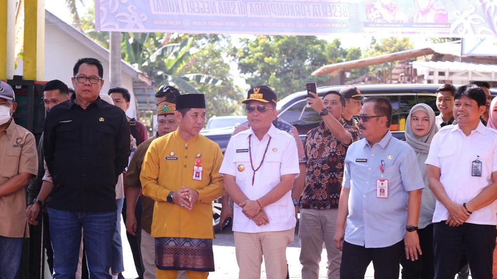 Gubernur Kalteng Tinjau Sekolah, Soroti Digitalisasi Belajar Gubernur Kalteng Tinjau Sekolah, Soroti Digitalisasi Belajar
