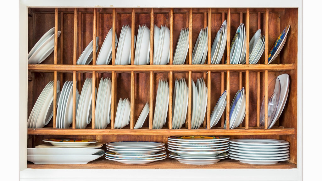 10 Rekomendasi Jenis dan Model Rak Piring Minimalis Terbaik