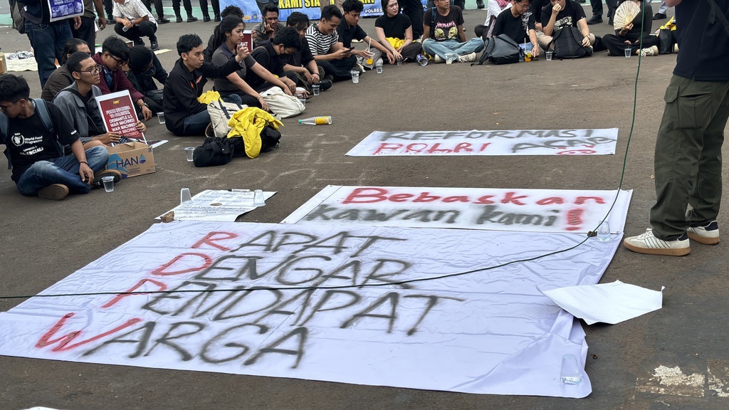 BEM UI Tetap Gelar Aksi Demo saat Anggota DPR Reses BEM UI Tetap Gelar Aksi Demo saat Anggota DPR Reses