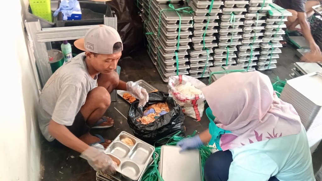 Walikota Cirebon Ancam Hentikan MBG jika SPPG Tak Sesuai Aturan Walikota Cirebon Ancam Hentikan MBG jika SPPG Tak Sesuai Aturan