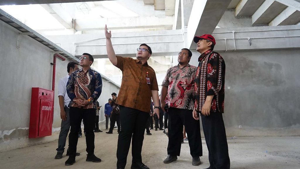 Bupati Kediri Pastikan Pembangunan Pasar-Stadion Tetap Berjalan Bupati Kediri Pastikan Pembangunan Pasar-Stadion Tetap Berjalan