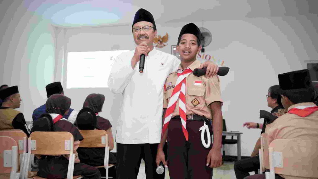 Kunjungan Gus Ipul di Mojokerto Disambut Penampilan Siswa SR Kunjungan Gus Ipul di Mojokerto Disambut Penampilan Siswa SR