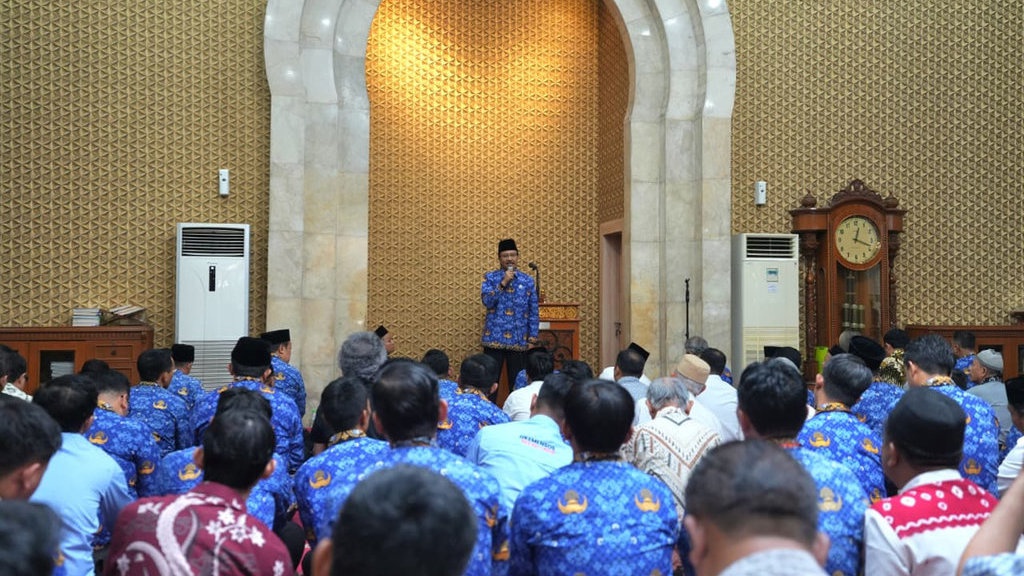 Gus Ipul Ajak Pegawai Kemensos Berdoa saat HUT Presiden Prabowo Gus Ipul Ajak Pegawai Kemensos Berdoa saat HUT Presiden Prabowo