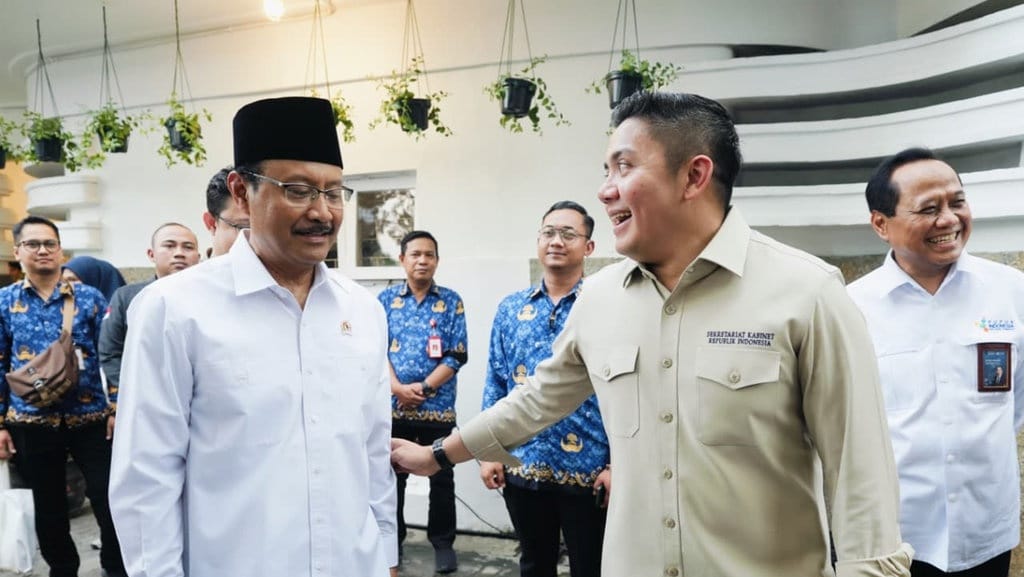 Gus Ipul Pastikan Tambahan Bansos Segera Cair untuk 35 Juta KPM Gus Ipul Pastikan Tambahan Bansos Segera Cair untuk 35 Juta KPM