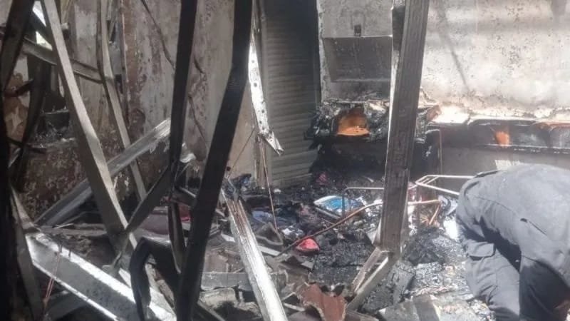 Rumah Hakim yang Tangani Perkara Proyek Jalan di Sumut Terbakar Rumah Hakim yang Tangani Perkara Proyek Jalan di Sumut Terbakar