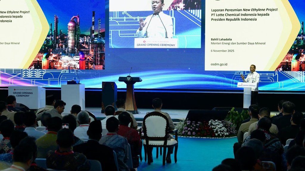 Bahlil Sebut Investasi Pabrik Petrokimia di Cilegon Capai Rp64 T Bahlil Sebut Investasi Pabrik Petrokimia di Cilegon Capai Rp64 T