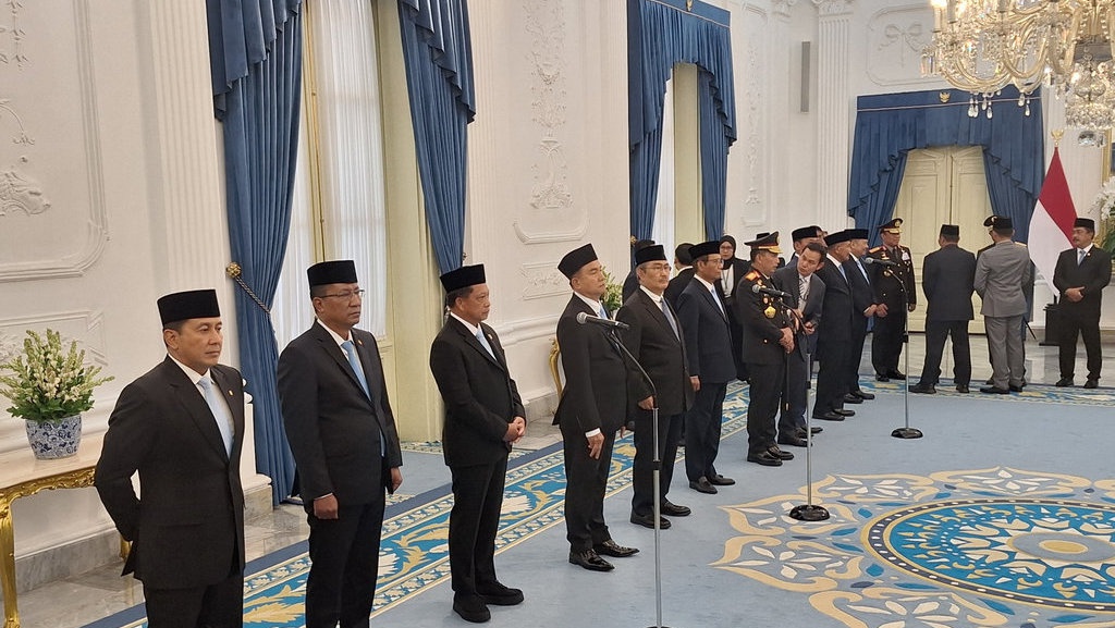 Prabowo Lantik Komisi Percepatan Reformasi Polri, Ada Mahfud MD Prabowo Lantik Komisi Percepatan Reformasi Polri, Ada Mahfud MD