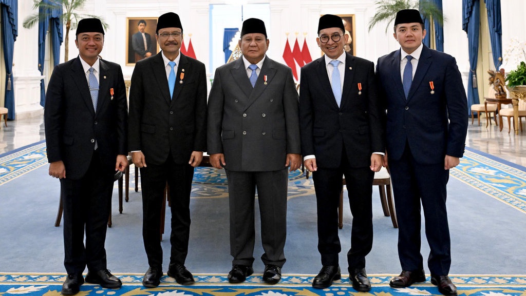 Presiden Prabowo Tetapkan 10 Pahlawan Nasional Terbaru 2025 Presiden Prabowo Tetapkan 10 Pahlawan Nasional Terbaru 2025