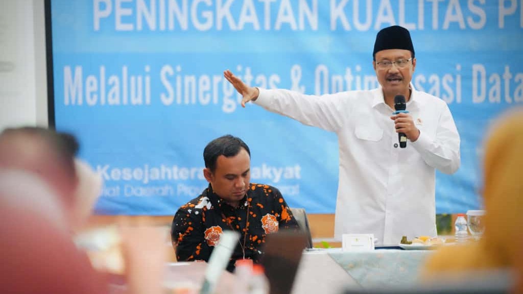 Gus Ipul Ajak Pemda se-Jawa Barat Perkuat Sinergi Terkait DTSEN Gus Ipul Ajak Pemda se-Jawa Barat Perkuat Sinergi Terkait DTSEN