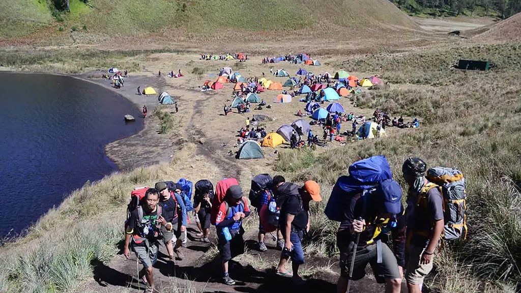 Pendakian Semeru Ditutup, 187 Orang Terjebak Sudah Dievakuasi Pendakian Semeru Ditutup, 187 Orang Terjebak Sudah Dievakuasi