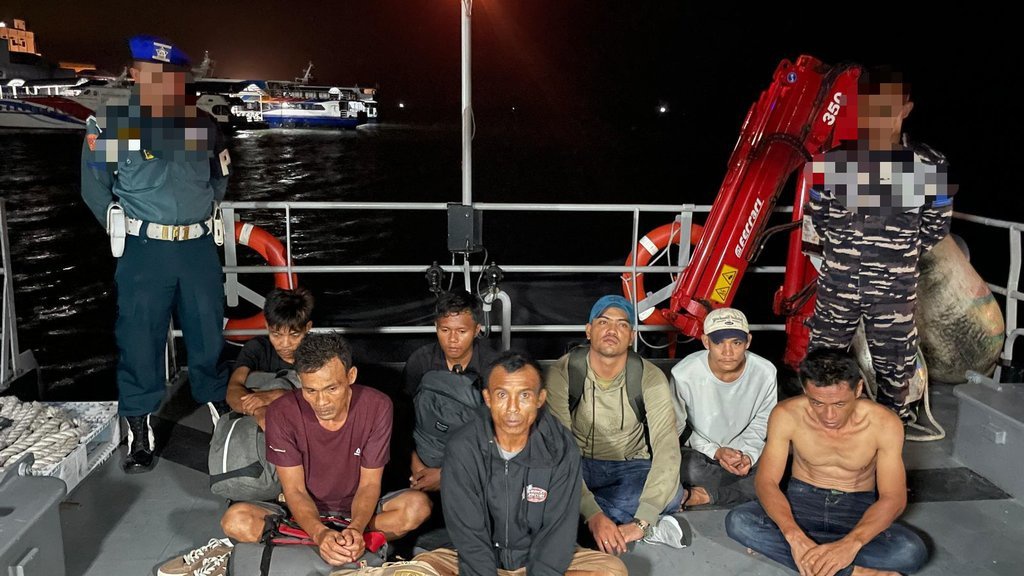 TNI AL Gagalkan Penyelundupan 6 PMI Ilegal ke Malaysia TNI AL Gagalkan Penyelundupan 6 PMI Ilegal ke Malaysia
