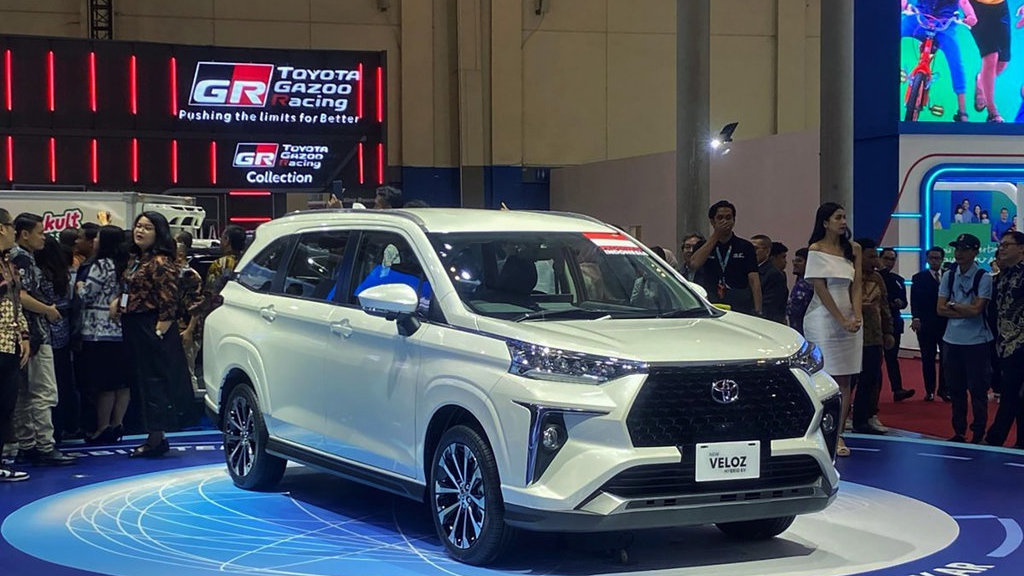 Spesifikasi Toyota Veloz Hybrid dan Harganya Spesifikasi Toyota Veloz Hybrid dan Harganya