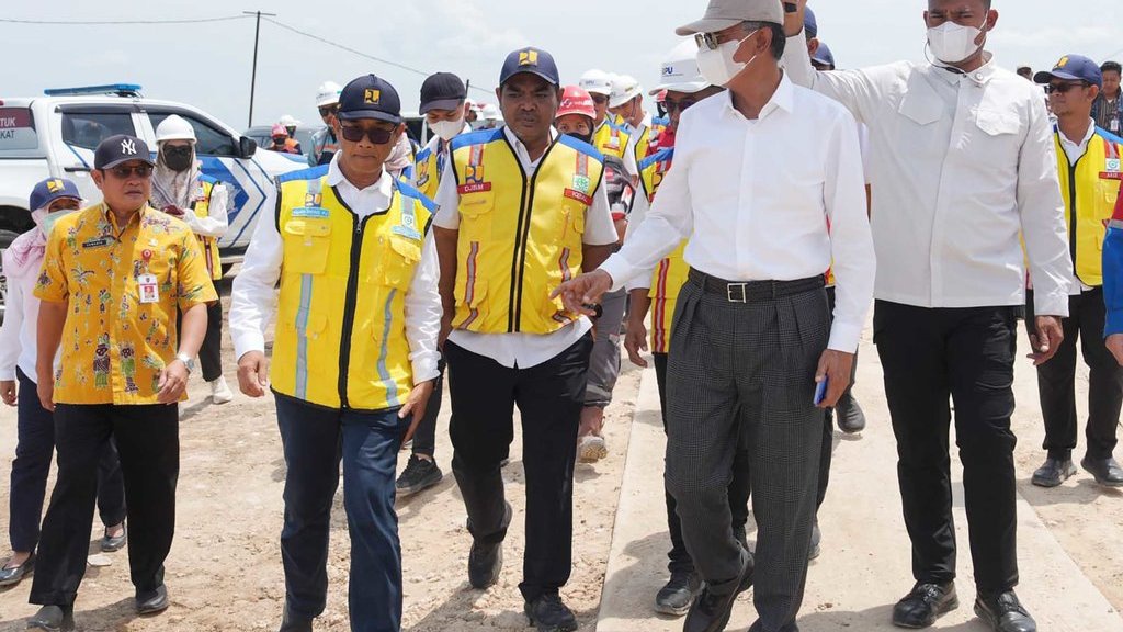 Menteri PU Percepat Penanganan Banjir Rob Jalur Kaligawe-Sayung Menteri PU Percepat Penanganan Banjir Rob Jalur Kaligawe-Sayung