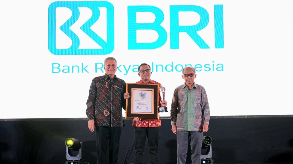 BRI Kembali Raih Predikat Perusahaan dengan Tata Kelola Terbaik BRI Kembali Raih Predikat Perusahaan dengan Tata Kelola Terbaik