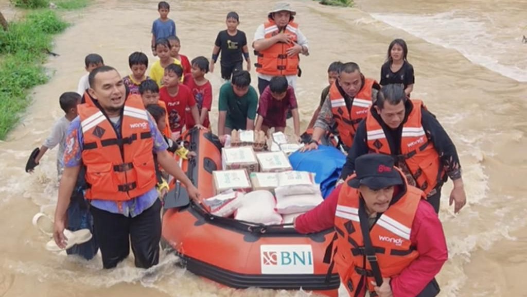 BNI Salurkan Bantuan untuk Warga Terdampak Bencana di Sumatera BNI Salurkan Bantuan untuk Warga Terdampak Bencana di Sumatera