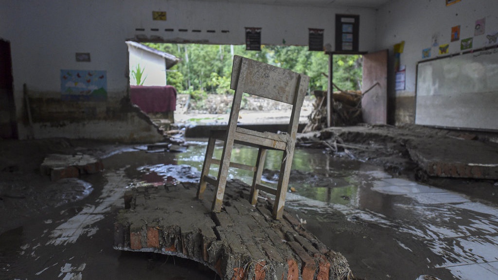 Pembelajaran Darurat usai Banjir di Sumatra Diserahkan ke Pemda Pembelajaran Darurat usai Banjir di Sumatra Diserahkan ke Pemda