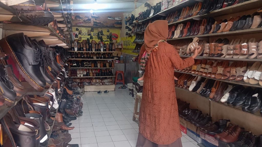 Jejak Sepatu Cibaduyut yang Kian Pudar Jejak Sepatu Cibaduyut yang Kian Pudar