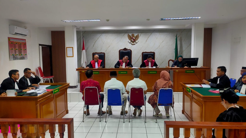 Uang PIP SMAN 7 Cirebon Mengalir Buat Partai dan Beli AC Kepsek Uang PIP SMAN 7 Cirebon Mengalir Buat Partai dan Beli AC Kepsek