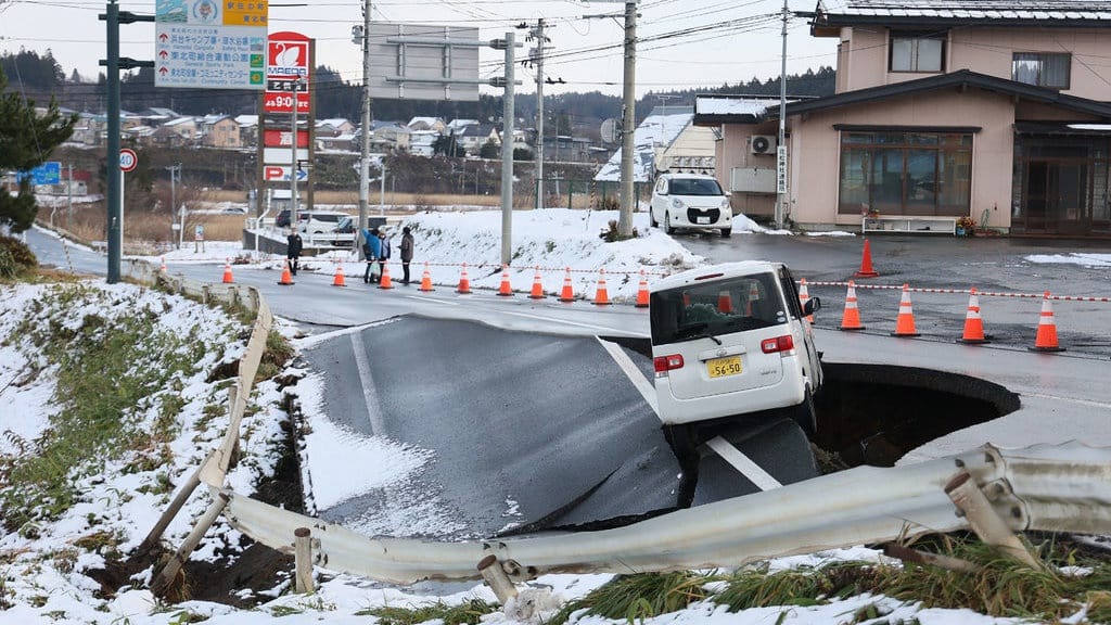 Takdir Geologis Membuat Jepang Rawan Gempa dan Tsunami Takdir Geologis Membuat Jepang Rawan Gempa dan Tsunami