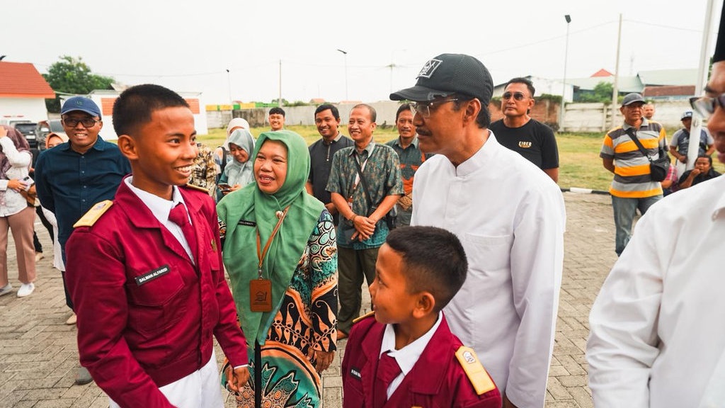 Gus Ipul Kunjungi SRT di Jatim, Saksikan Latihan Polisi Cilik Gus Ipul Kunjungi SRT di Jatim, Saksikan Latihan Polisi Cilik