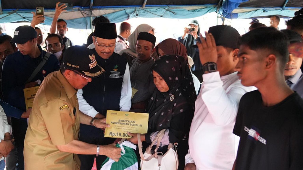 Kemensos Mulai Salurkan Santunan Korban Jiwa Bencana Sumatra Kemensos Mulai Salurkan Santunan Korban Jiwa Bencana Sumatra