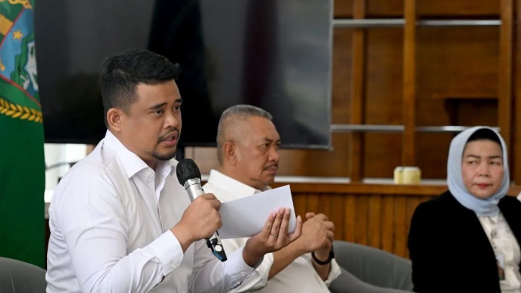 Gubernur Bobby Nasution Tetapkan UMP Sumut 2026 Jadi Rp3,22 juta Gubernur Bobby Nasution Tetapkan UMP Sumut 2026 Jadi Rp3,22 juta