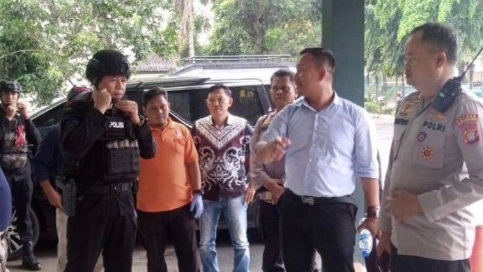 Polisi Pastikan 10 Sekolah di Depok Aman dari Ancaman Bom Polisi Pastikan 10 Sekolah di Depok Aman dari Ancaman Bom