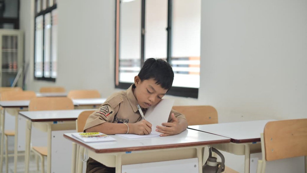 Sempat Viral, Anak Penjual Ikan Kejar Mimpi Lewat Sekolah Rakyat Sempat Viral, Anak Penjual Ikan Kejar Mimpi Lewat Sekolah Rakyat