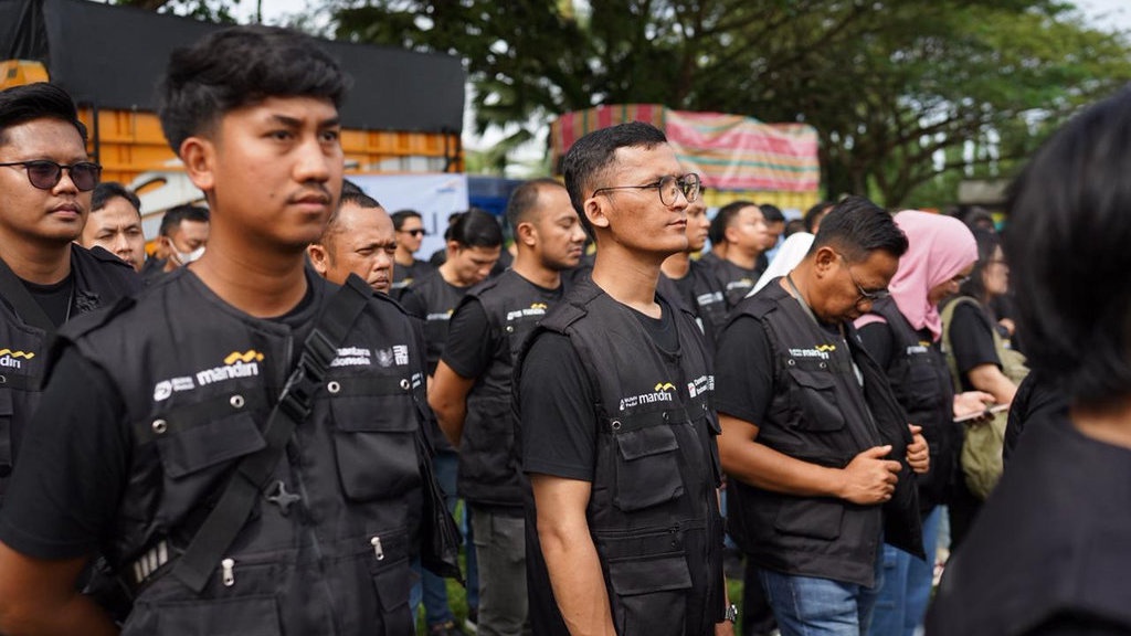 Relawan Mandiri dan BUMN Peduli Bantu Tanggap Bencana di Sumatra Relawan Mandiri dan BUMN Peduli Bantu Tanggap Bencana di Sumatra