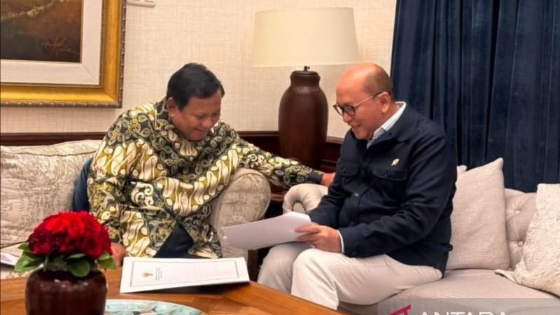 Prabowo Terima Laporan soal Hunian untuk Pengungsi Sumatra Prabowo Terima Laporan soal Hunian untuk Pengungsi Sumatra