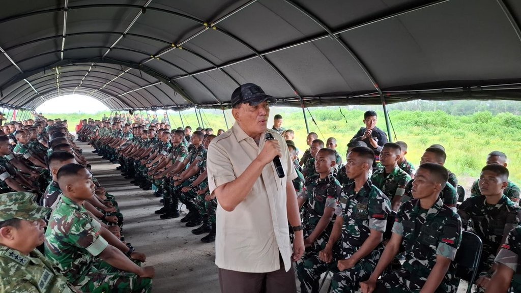 Menhan Minta Prajurit TNI di Papua Bersatu dengan Rakyat Menhan Minta Prajurit TNI di Papua Bersatu dengan Rakyat