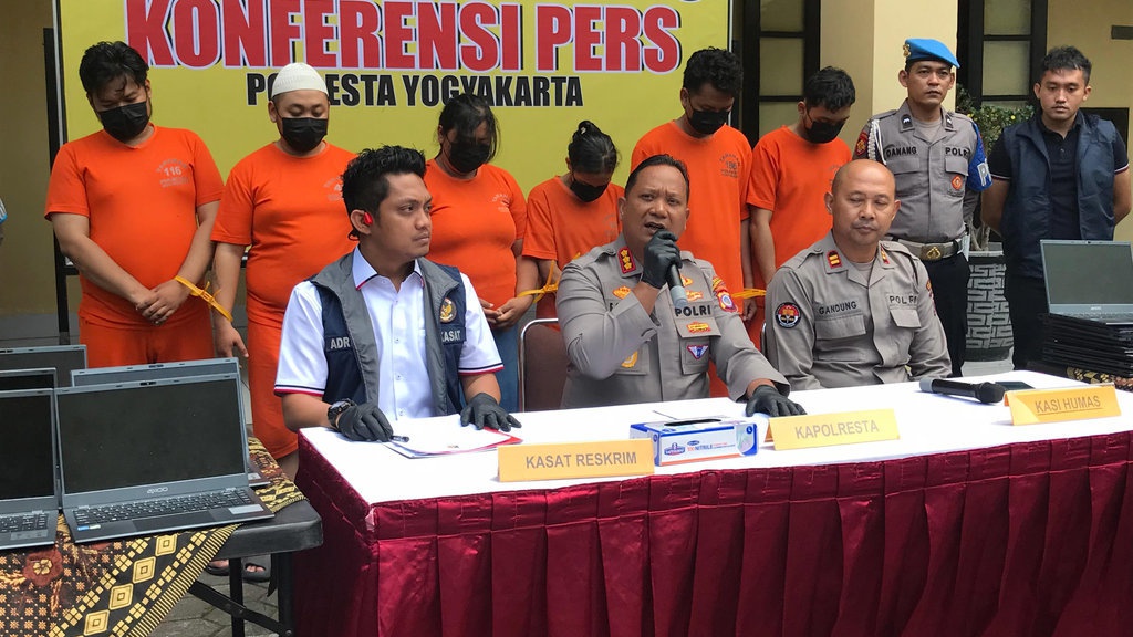 Polisi Bongkar Modus Scamming Jaringan Internasional di Sleman Polisi Bongkar Modus Scamming Jaringan Internasional di Sleman