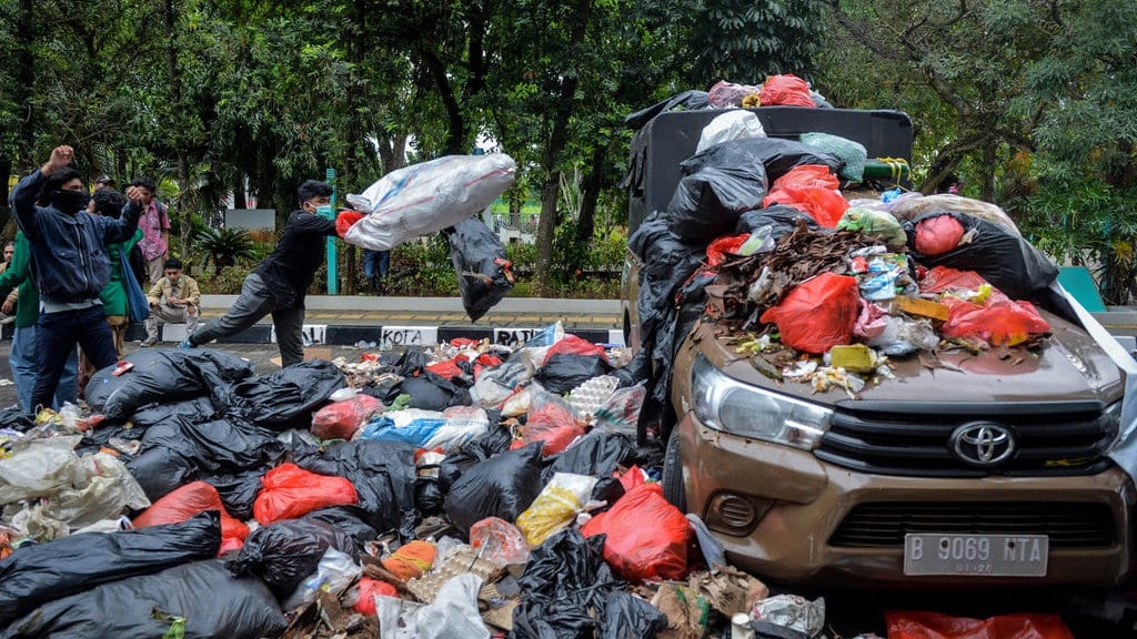 Seberapa Efektif Sanksi Pembuang Sampah Sembarangan di Tangsel? Seberapa Efektif Sanksi Pembuang Sampah Sembarangan di Tangsel?