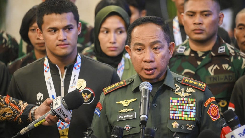 Panglima TNI Izinkan Anggota Keluar Barak Tangani Begal Panglima TNI Izinkan Anggota Keluar Barak Tangani Begal