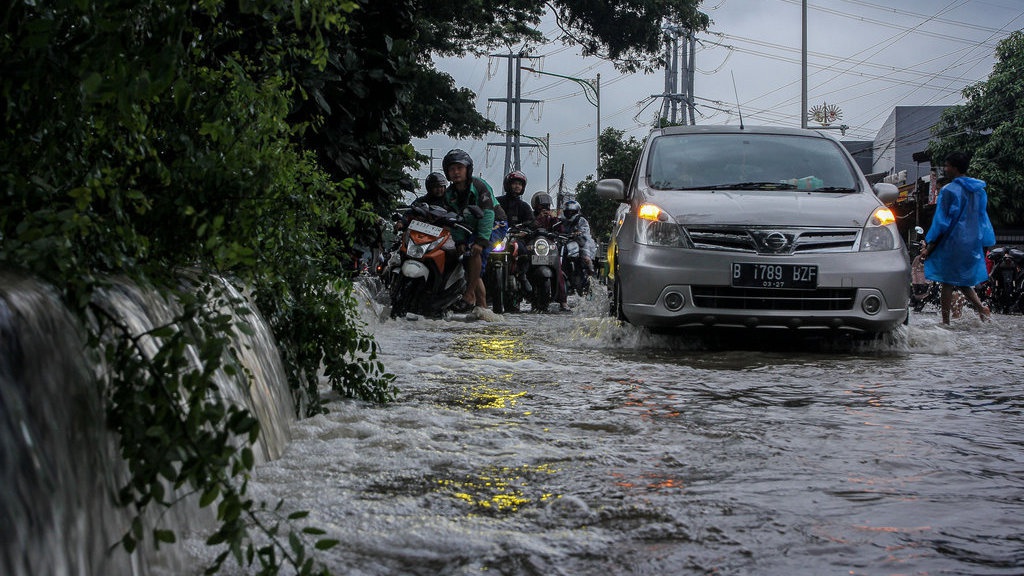 Pramono: Sampah & Bangunan di Bantaran Jadi Penyebab Banjir Pramono: Sampah & Bangunan di Bantaran Jadi Penyebab Banjir