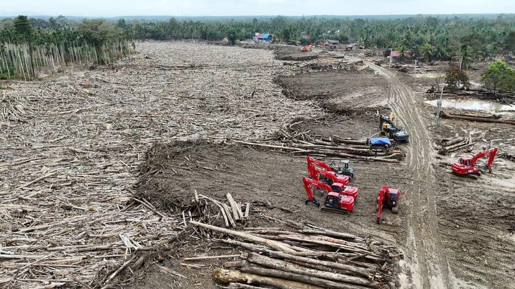 Akses Jalan Desa Geudumbak Aceh Utara Mulai Dipulihkan Akses Jalan Desa Geudumbak Aceh Utara Mulai Dipulihkan