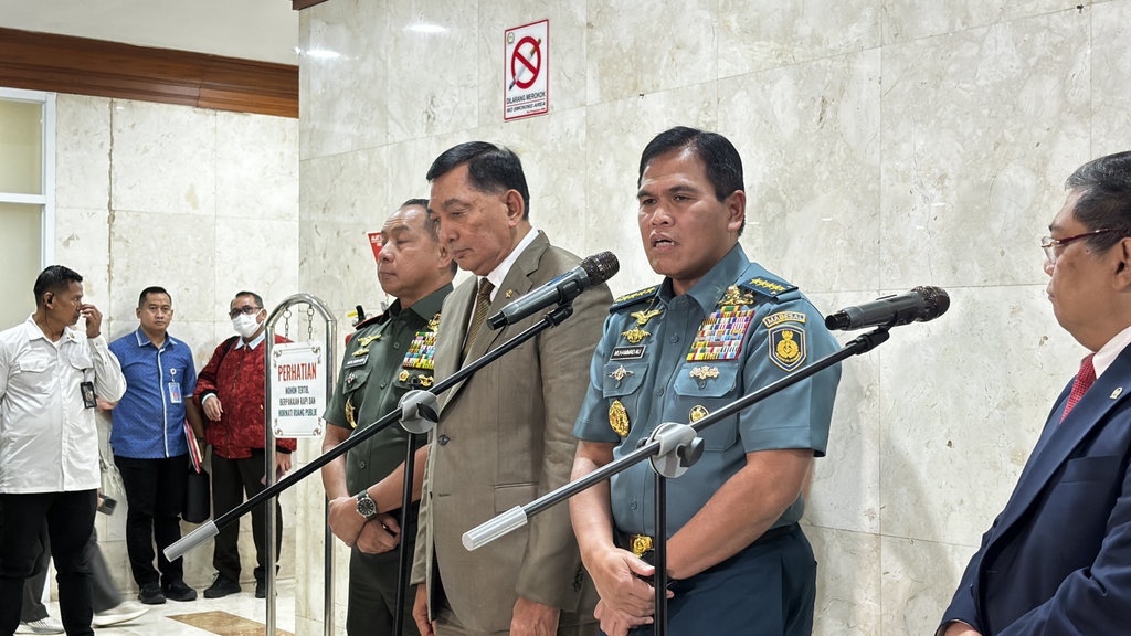 KSAL Benarkan 23 Anggota TNI AL Tertimbun Longsor di Cisarua KSAL Benarkan 23 Anggota TNI AL Tertimbun Longsor di Cisarua