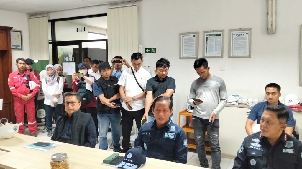KLH Janji Proses Hukum Kebocoran Gas Kimia di PT Vopak Merak KLH Janji Proses Hukum Kebocoran Gas Kimia di PT Vopak Merak